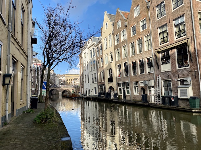 Local city guide Utrecht canal